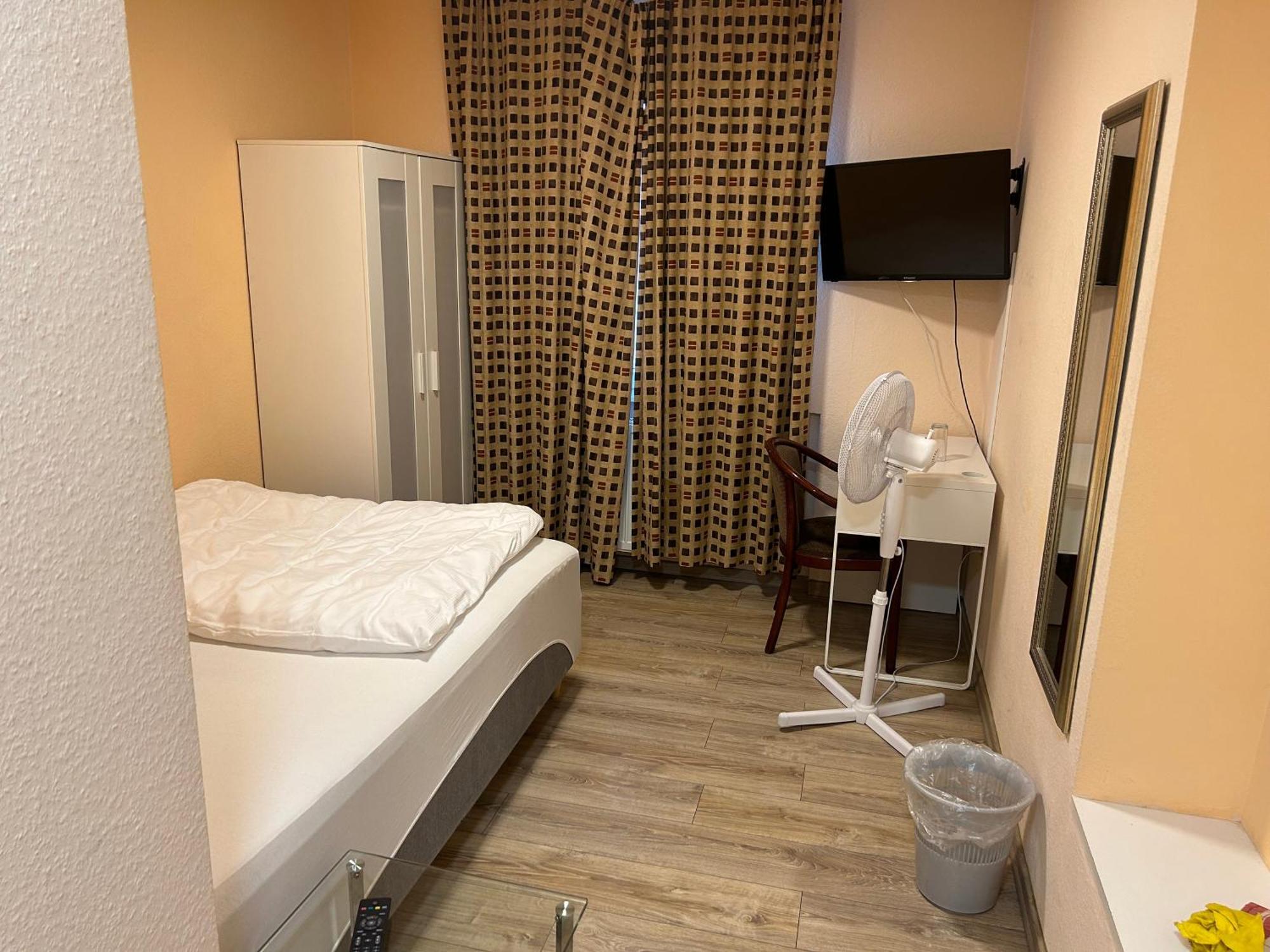 Relax Hotel-Ludwigshafen Exterior photo