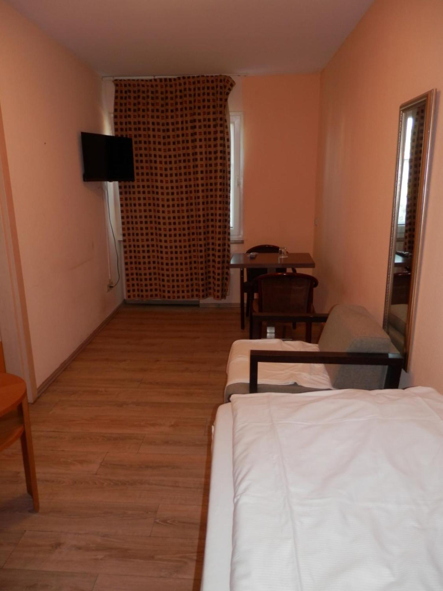 Relax Hotel-Ludwigshafen Exterior photo