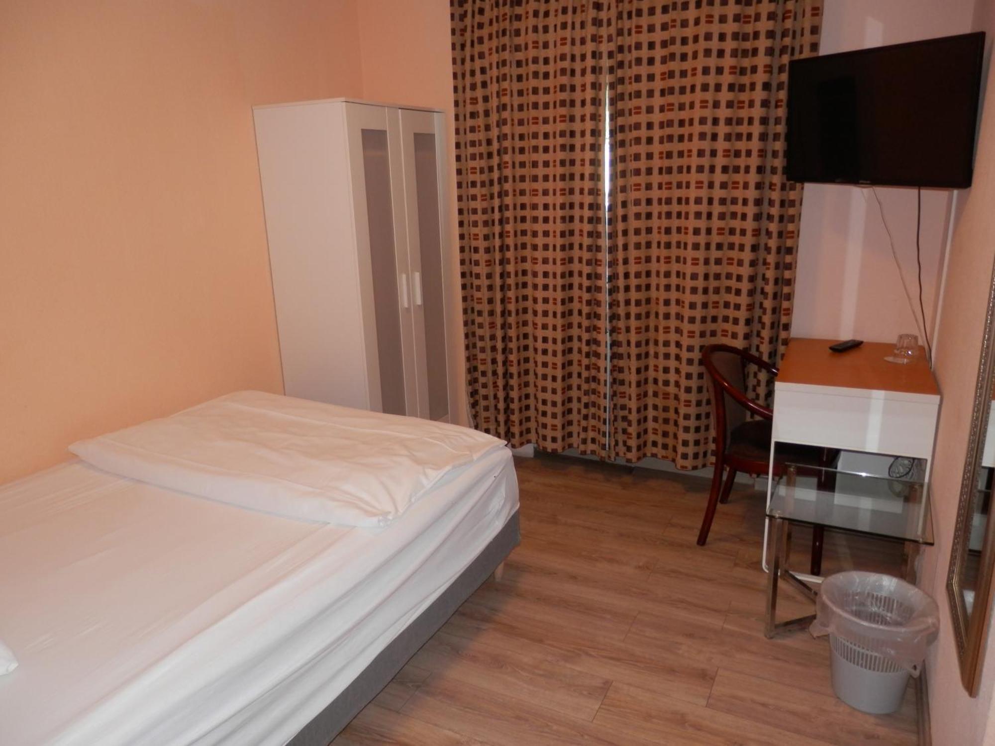 Relax Hotel-Ludwigshafen Exterior photo