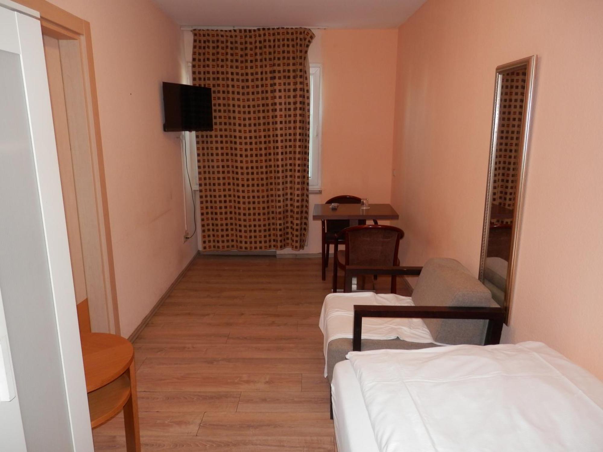 Relax Hotel-Ludwigshafen Exterior photo